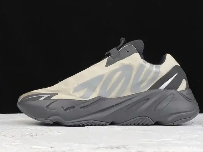 hype Yeezy Boost Bone 700 MNVN Adidas FY3729 0512